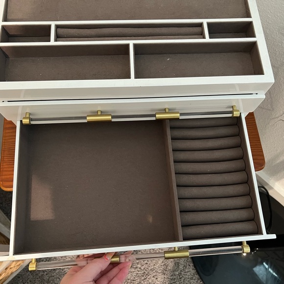 Two Kendra Scott Jewelry Boxes - Picture 3 of 5